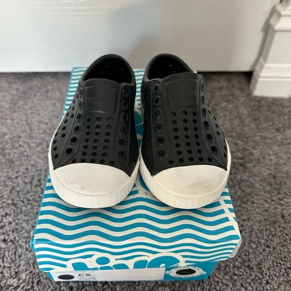 Toddler Native Jefferson Jiffy Black/shell white shoe size C5 - Picture 1 of 2